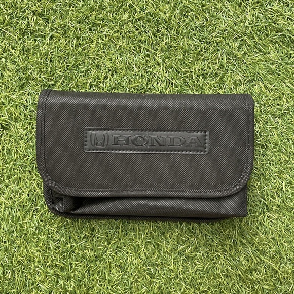 2023 Honda CR-V Hybrid Owners Manual - Picture 14 of 16